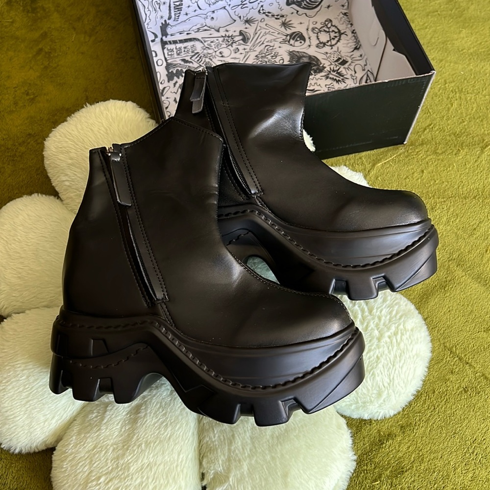 Platform Heel Ankle Booties🍂